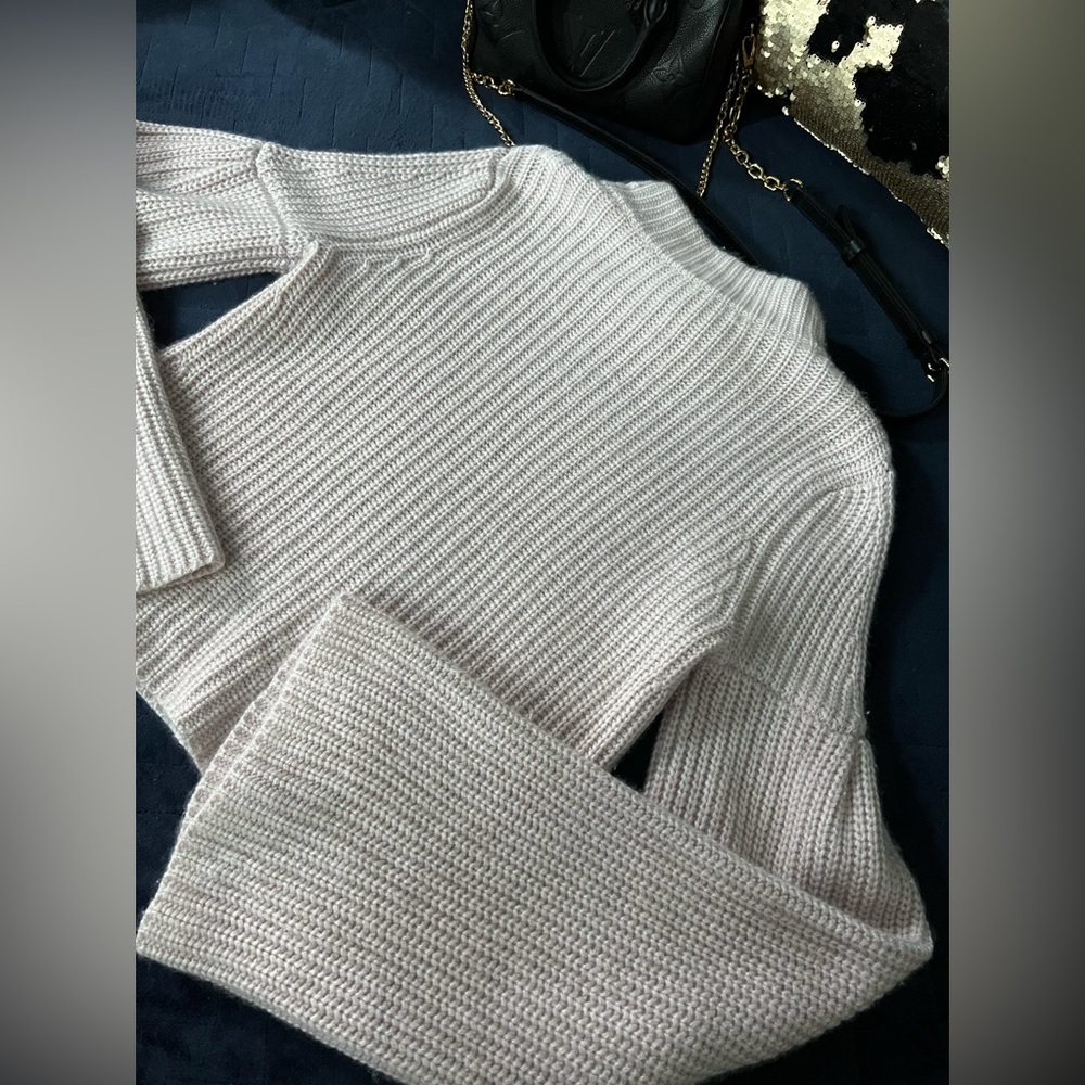 CUTE CASHMERE SWEATER!!! - Picture 7 of 11